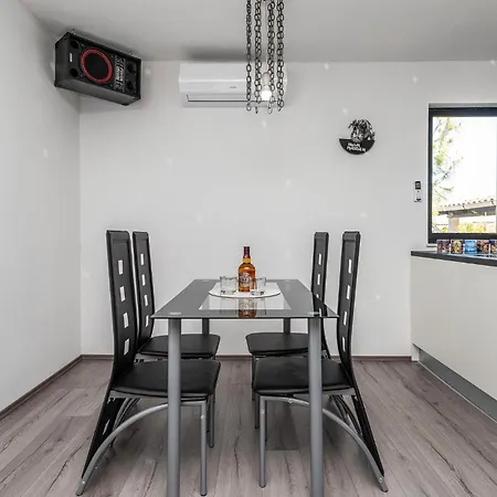 4 Bedroom Stunning In *