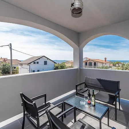 4 Bedroom Stunning In