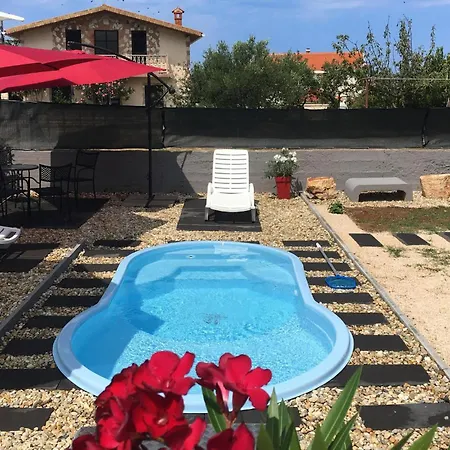 4 Bedroom Stunning In Holiday home *