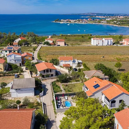 Holiday home 4 Bedroom Stunning In Privlaka (Zadar)