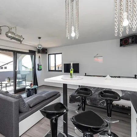 4 Bedroom Stunning In * Privlaka (Zadar)