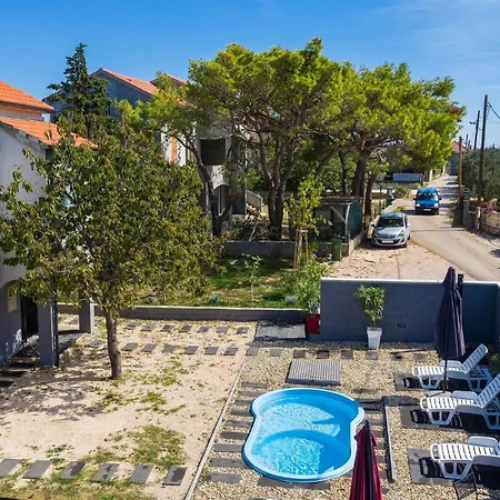 Holiday home 4 Bedroom Stunning In Privlaka (Zadar)