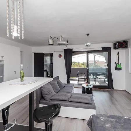 Holiday home 4 Bedroom Stunning In
